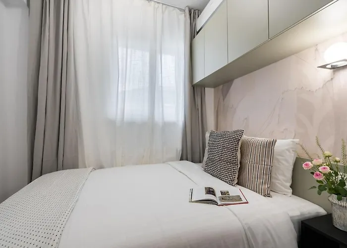 Superb 2br Flat - Cismigiu Gardens - Terrace Apartamento Bucarest