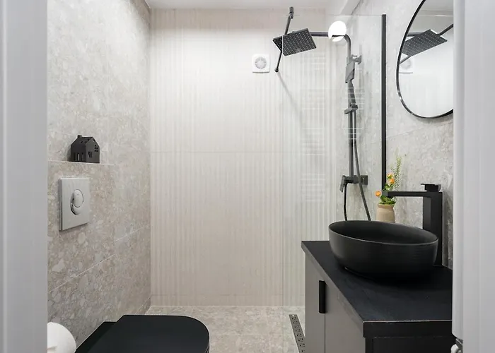 Superb 2br Flat - Cismigiu Gardens - Terrace Apartamento Bucarest