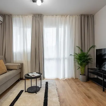 Superb 2br Flat - Cismigiu Gardens - Terrace Apartamento Bucarest