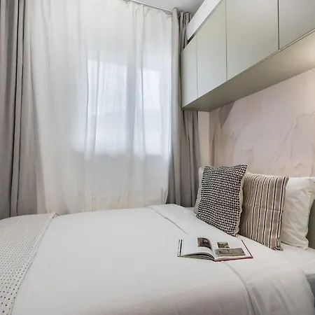 Superb 2br Flat - Cismigiu Gardens - Terrace Apartament Bukareszt