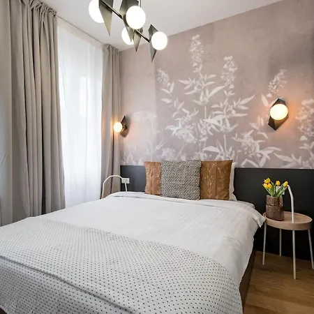 Superb 2br Flat - Cismigiu Gardens - Terrace * 布加勒斯特