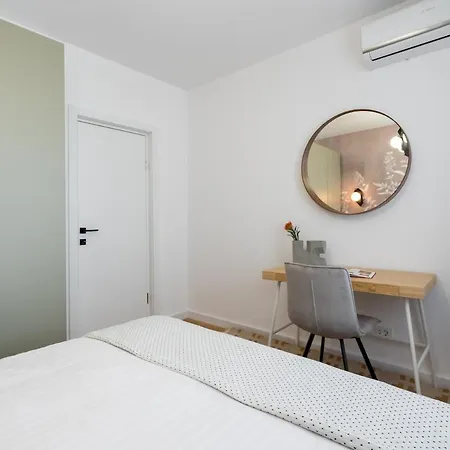 Superb 2br Flat - Cismigiu Gardens - Terrace Bukareszt