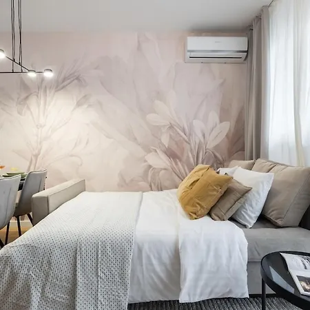 Superb 2br Flat - Cismigiu Gardens - Terrace * 布加勒斯特