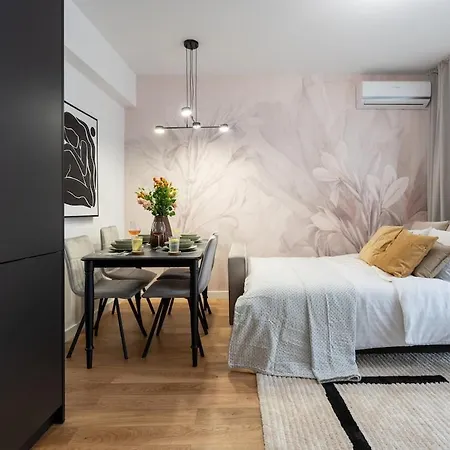 Superb 2br Flat - Cismigiu Gardens - Terrace Apartamento *