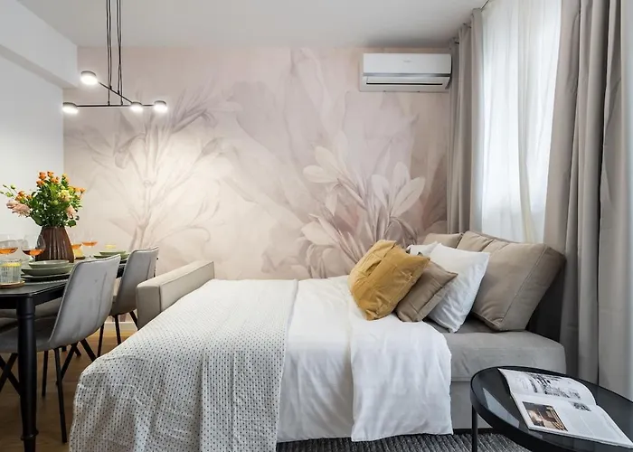 Superb 2br Flat - Cismigiu Gardens - Terrace * Bukurešť