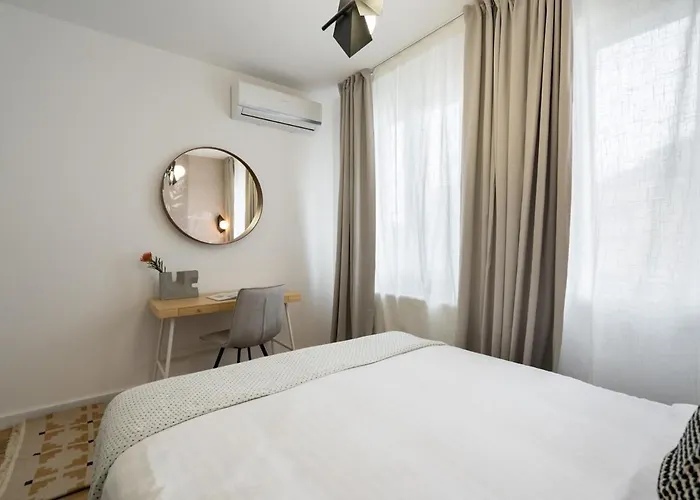 Superb 2br Flat - Cismigiu Gardens - Terrace Bukurešť