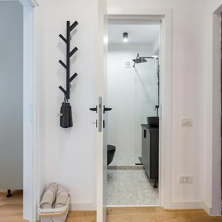 Superb 2br Flat - Cismigiu Gardens - Terrace Бухарест