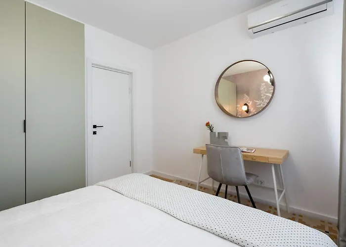 Superb 2br Flat - Cismigiu Gardens - Terrace Bukareszt